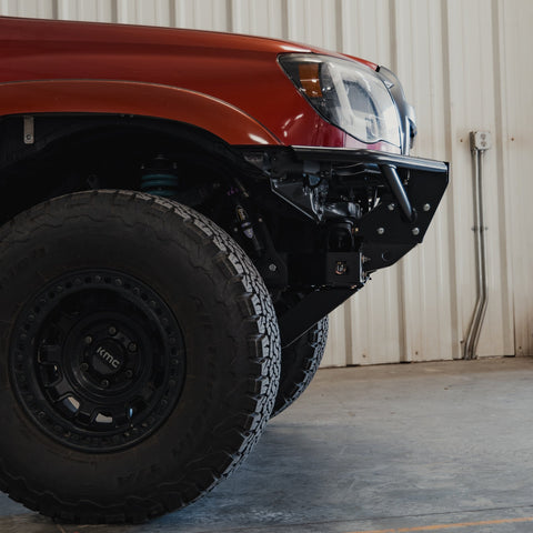 Side view showing the improved approach angle provided by the RR bumper and RR skid with crossmember delete.
