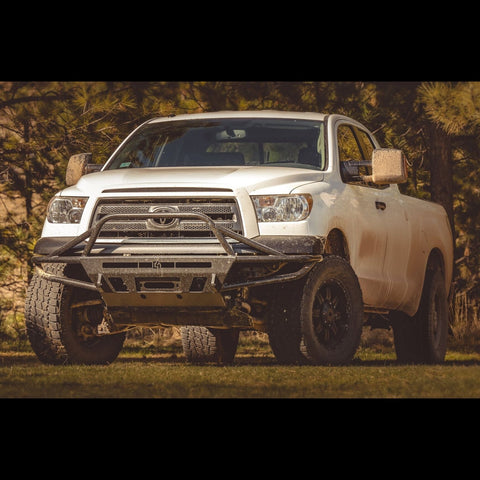 Front-on photo of the C4 Hybrid bumper with high bull bar and tube gussets for the early 2nd Gen Tundra.